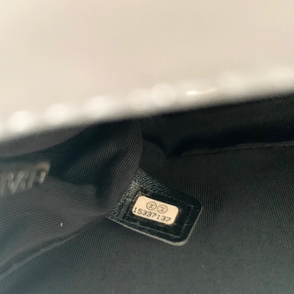 🎉HOST PICK 🎉Chanel Le Boy Old Medium - Picture 4 of 7